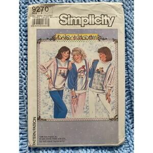 Simplicity Sewing pattern 9270 pullover top pattern Daisy kingdom